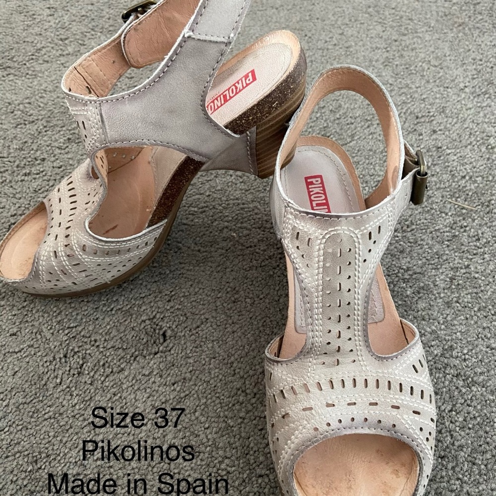 Pikolinos white sandals